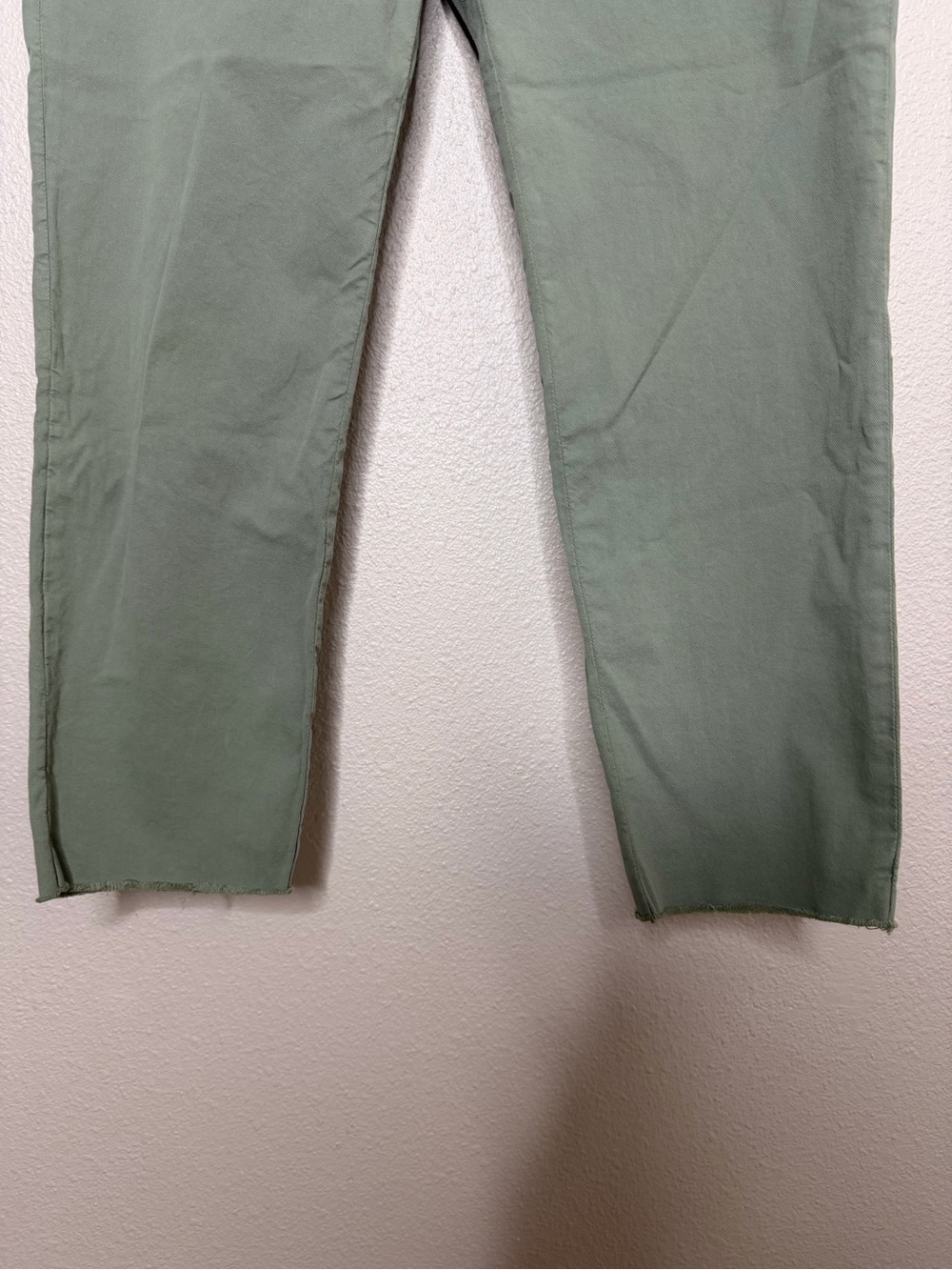 Frank & Eileen Wicklow Italian Performance
Chino Pants Sz 6 - Picture 4 of 6